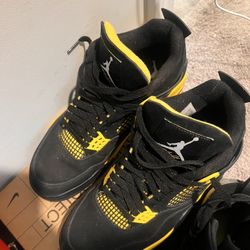 Air Jordan 4 Retro 'Thunder' 