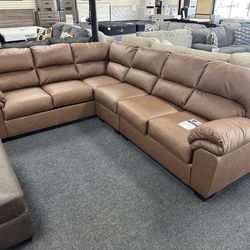 Leather Sectional. 🚚WE DELIVER🚚