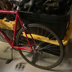  Cannondale R900 road bike