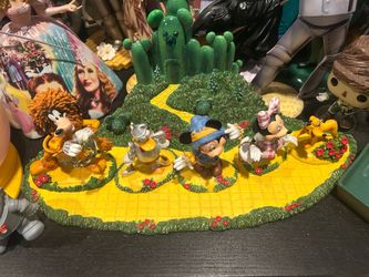 Wizard of Oz -Disney—- mickeys magical time in Oz collection.