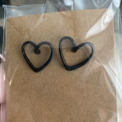 Black Heart Earrings 