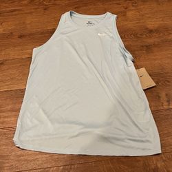 New The Nike tee women size L