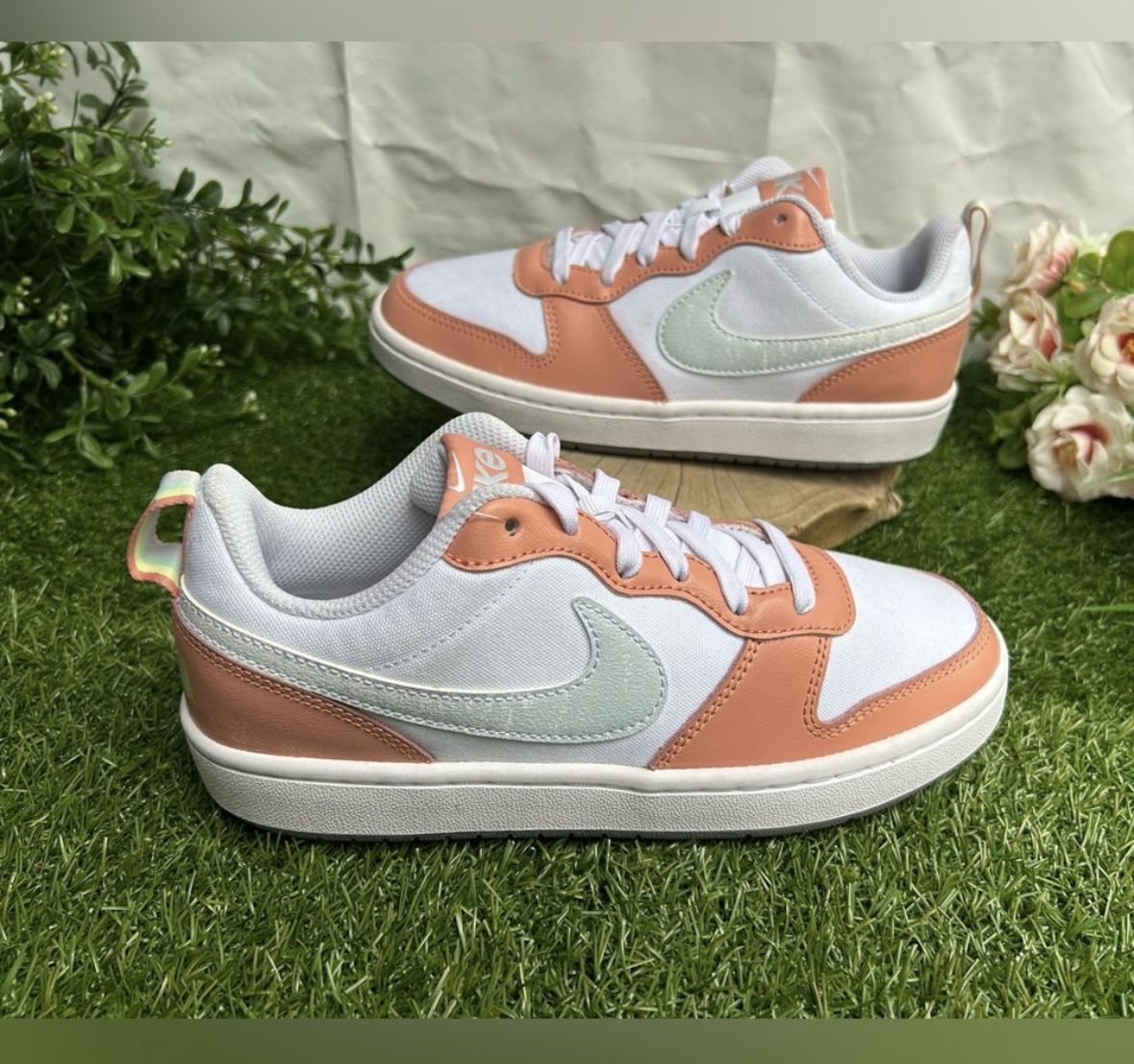 Nike Court Borough Low 2 SE Older Kids' Shoes size 4.5Y new White/Light Madder