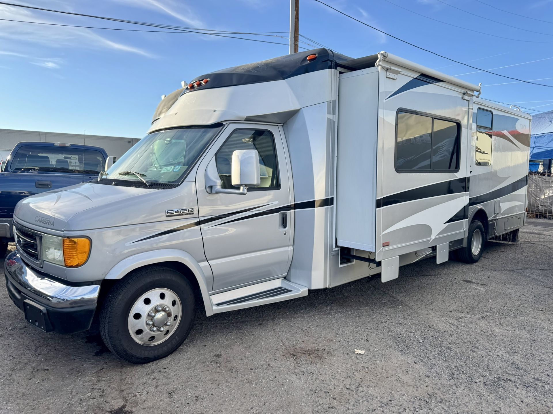 2007 Itasca cambria 29H class C with 2 large slide outs only 61k miles