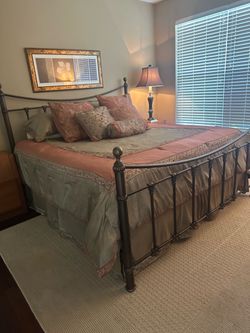 King size Complete Bed ensemble
