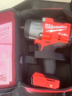 Milwaukee 1/2" impact tool New