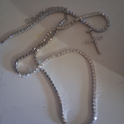 Cross diamond necklace