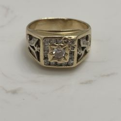 14k Gold Diamond Ring 