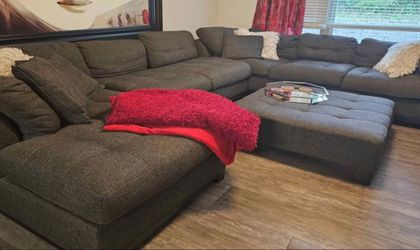 Free Delivery Gray Sectional 