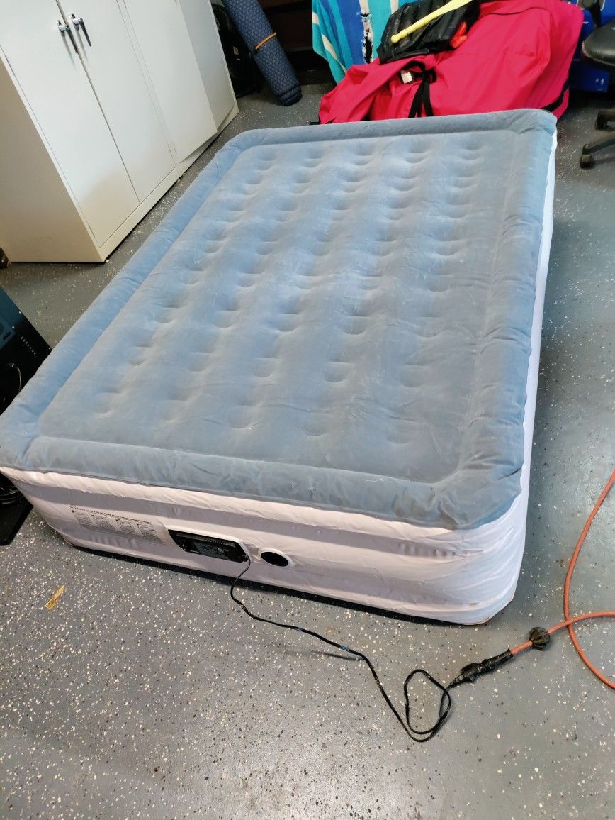 full size air mattress by soundasleep