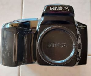Minolta Maxxum 5xi 35mm Film Camera