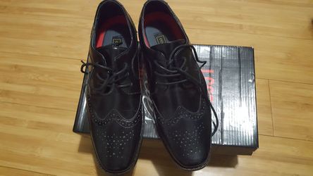 Boys dress shoes size 4