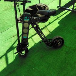 Urb-e Electric Scooter With Charger