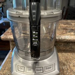 14 Cup  Cuisinart Food Processor Like New!