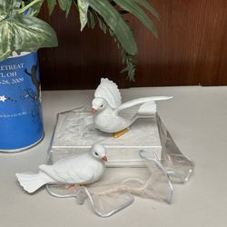 Home interiors vintage porcelain doves figurines