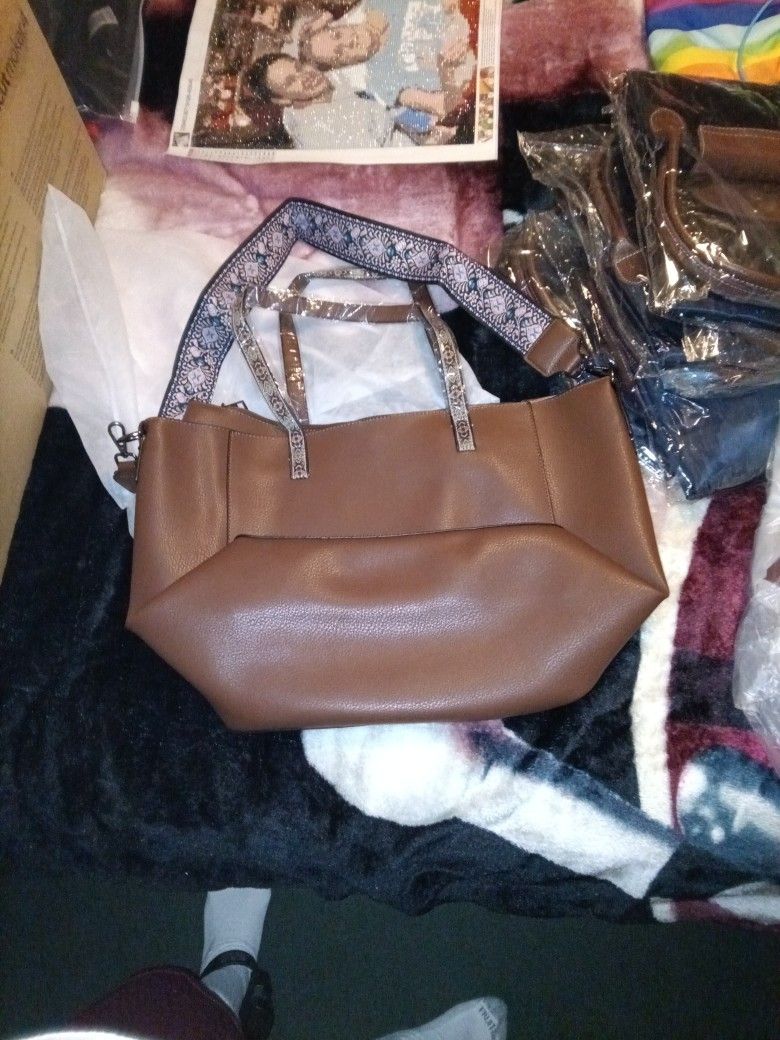 BROWN LEATHER POCKET BOOK/TOTE BAG