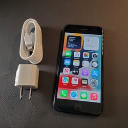 iPhone 7 - UNLOCKED - Like New  