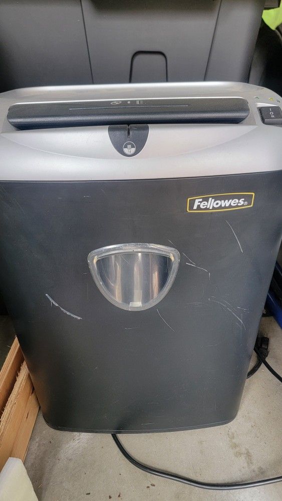 Fellowes PowerShred PS-70 Strip-Cut Heavy Duty Shredder