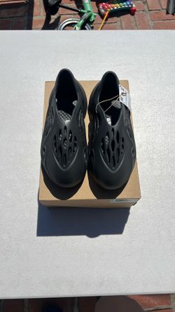 Adidas Yeezy Foam RNNR Onyx