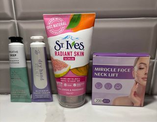 New Beauty bundle Bath & Bodyworks lotion st Ives scrub face lift kit