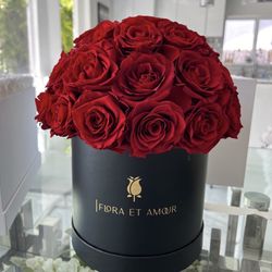 Forever Roses 35 Roses 150$