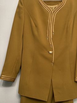 Donna Vinci 2-pc Suit - Ladies Size 8