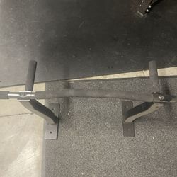 Pull Up Bar 
