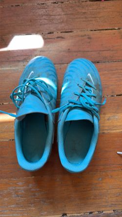 Nike Kids Phantom Cleats 3.5Y