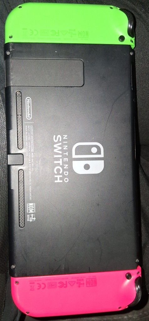 Nintendo Switch(No Charger) + 2 Games