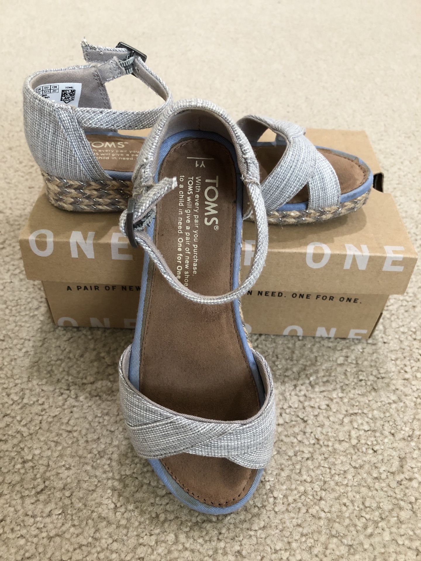 TOMS Girls Sandals Size 1Y