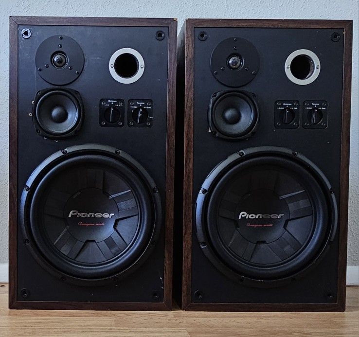 Speakers, Pair