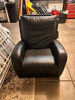 Natuzzi Recliner - Genuine Leather - Like New