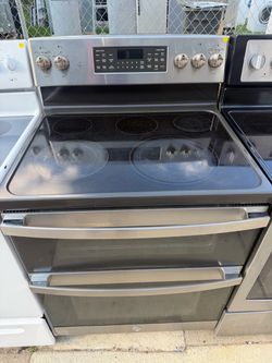 GE Electric Stove