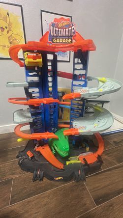 Ultimate Hot Wheels Garage