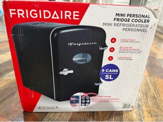 Frigidaire 9 can retro mini fridge cooler- black