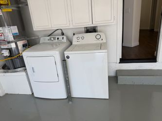 Amana Washer and Insignia Dryer Set