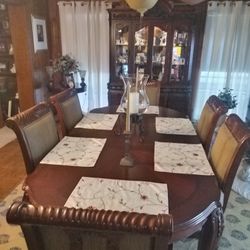 Beautiful Dinning Room Set