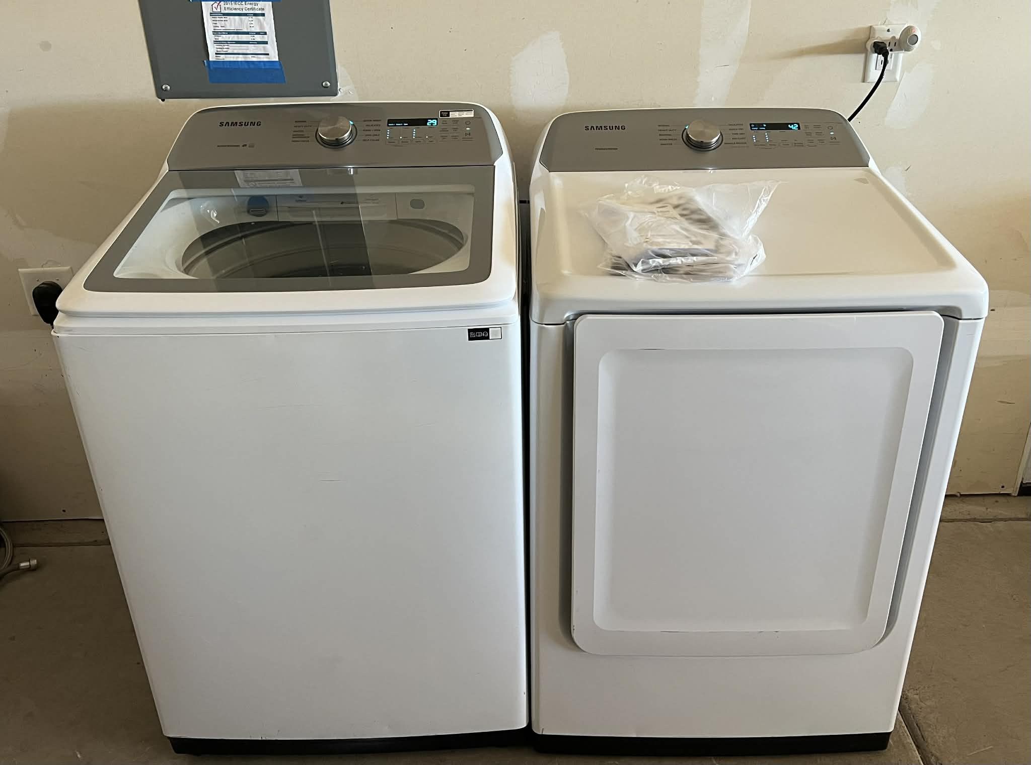 Samsung Washer and Dryer (delivery available)