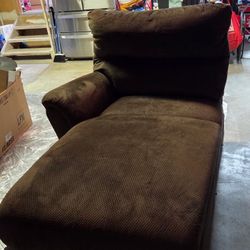 LA-Z-BOY Chaise Lounge Chair (Right Arm)