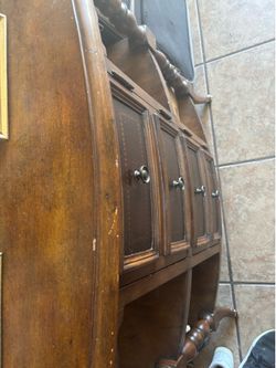 Wood entry table
