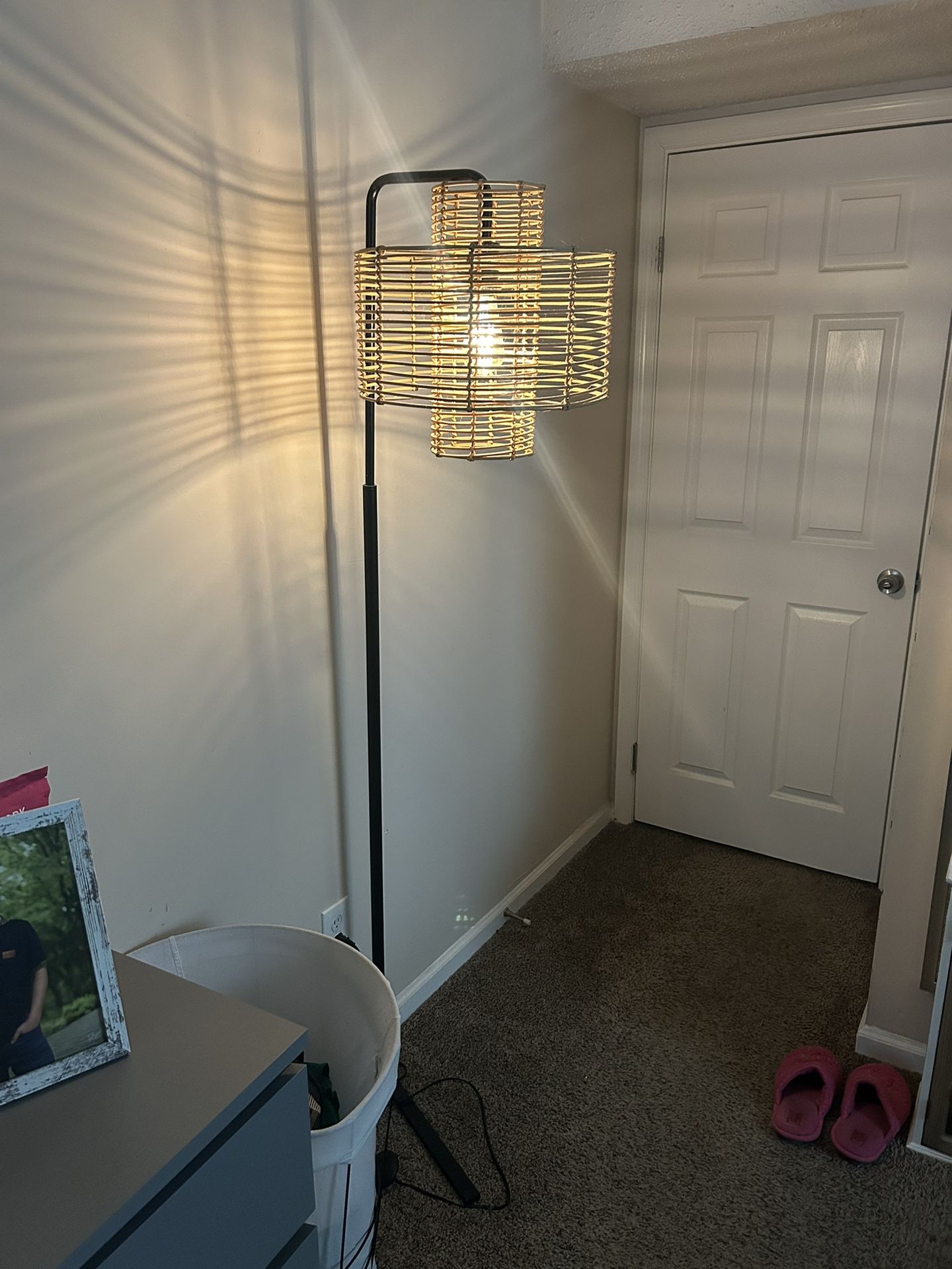FLOORđź’ˇLAMP - $60 (originally $120)