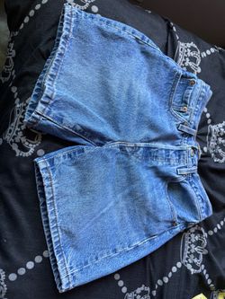 Vintage-Style Levi’s 501 Original Denim Shorts – Size W26