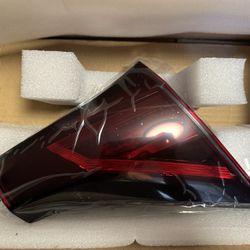 NISSAN KICKS COMBINATION LAMP LEFT 