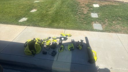 Ryobi  tool set