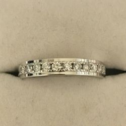 DIAMOND WEDDING RING 14KT WHITE GOLD  3.1 Grams  1/2CTW