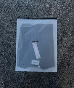 Essentials Fear Of God - Black Graphic Shirts, Vintage Shirts, Summer Shirts. ( Multiple Sizing)