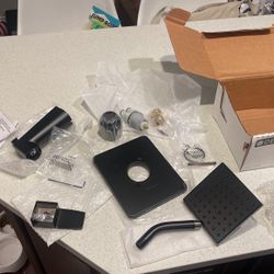 Brand New Delta Tub Shower Kit Black