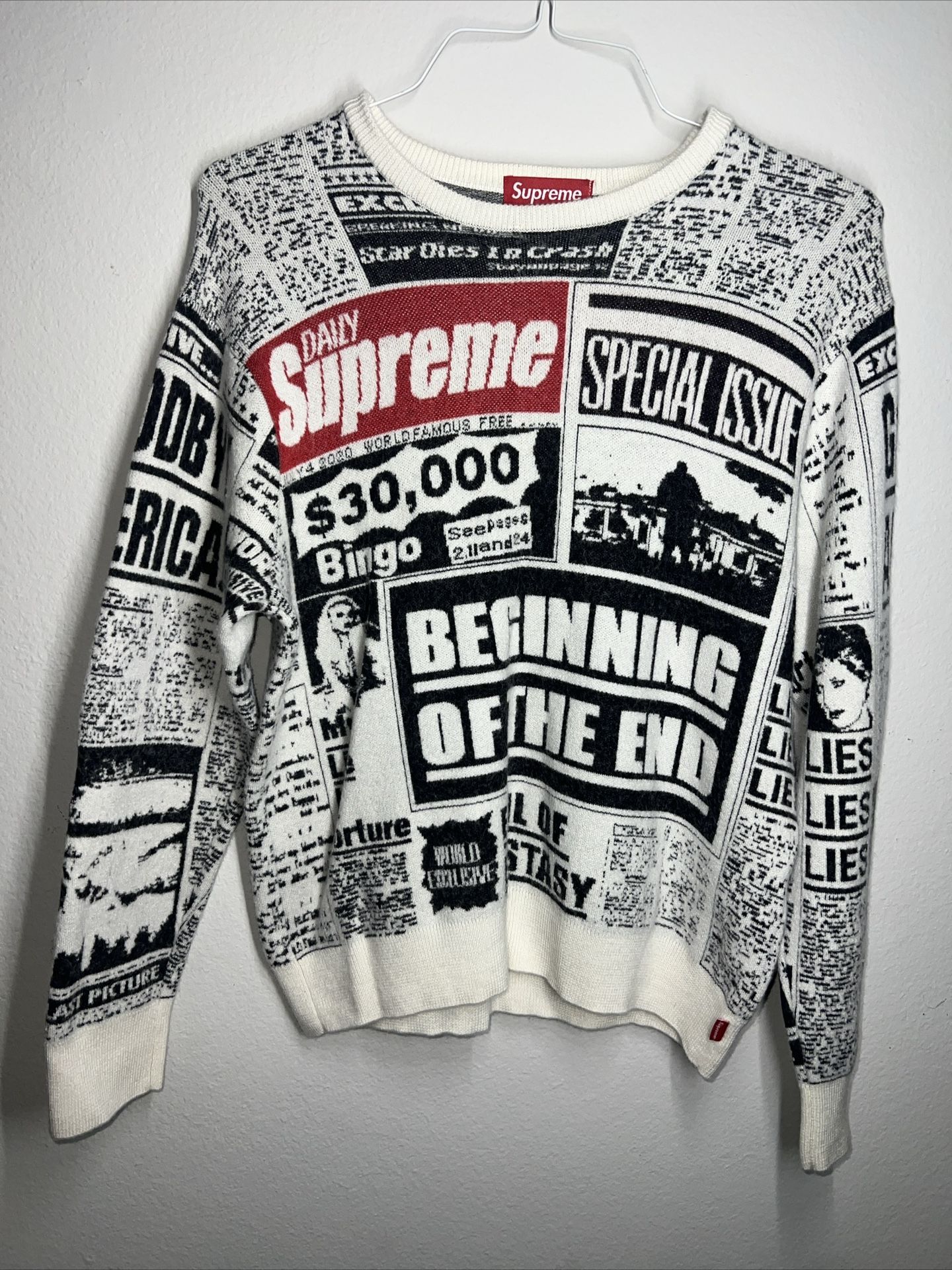 Supreme Newspaper Sweater Size M