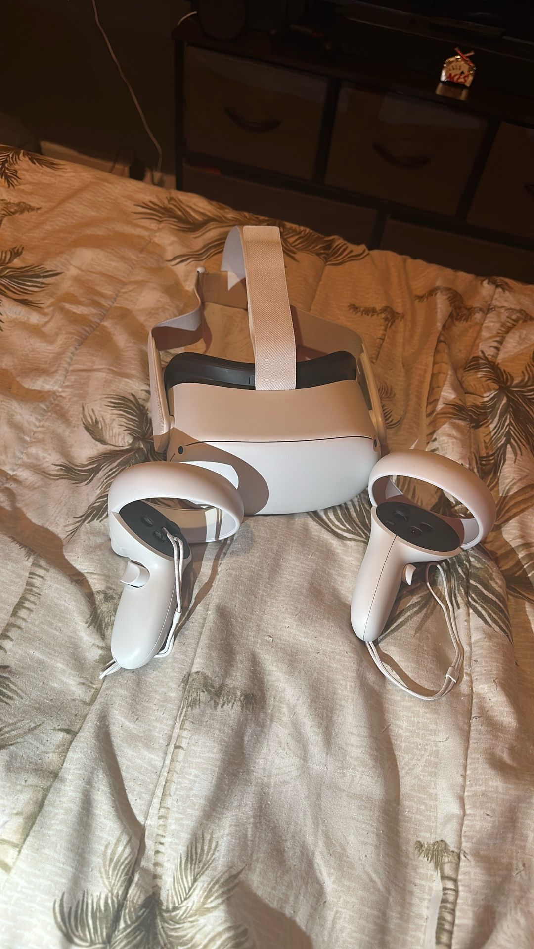 BRAND NEW OCULUS QUEST 2