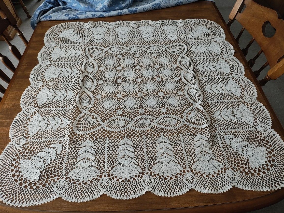 Table Topper. Vinyl.